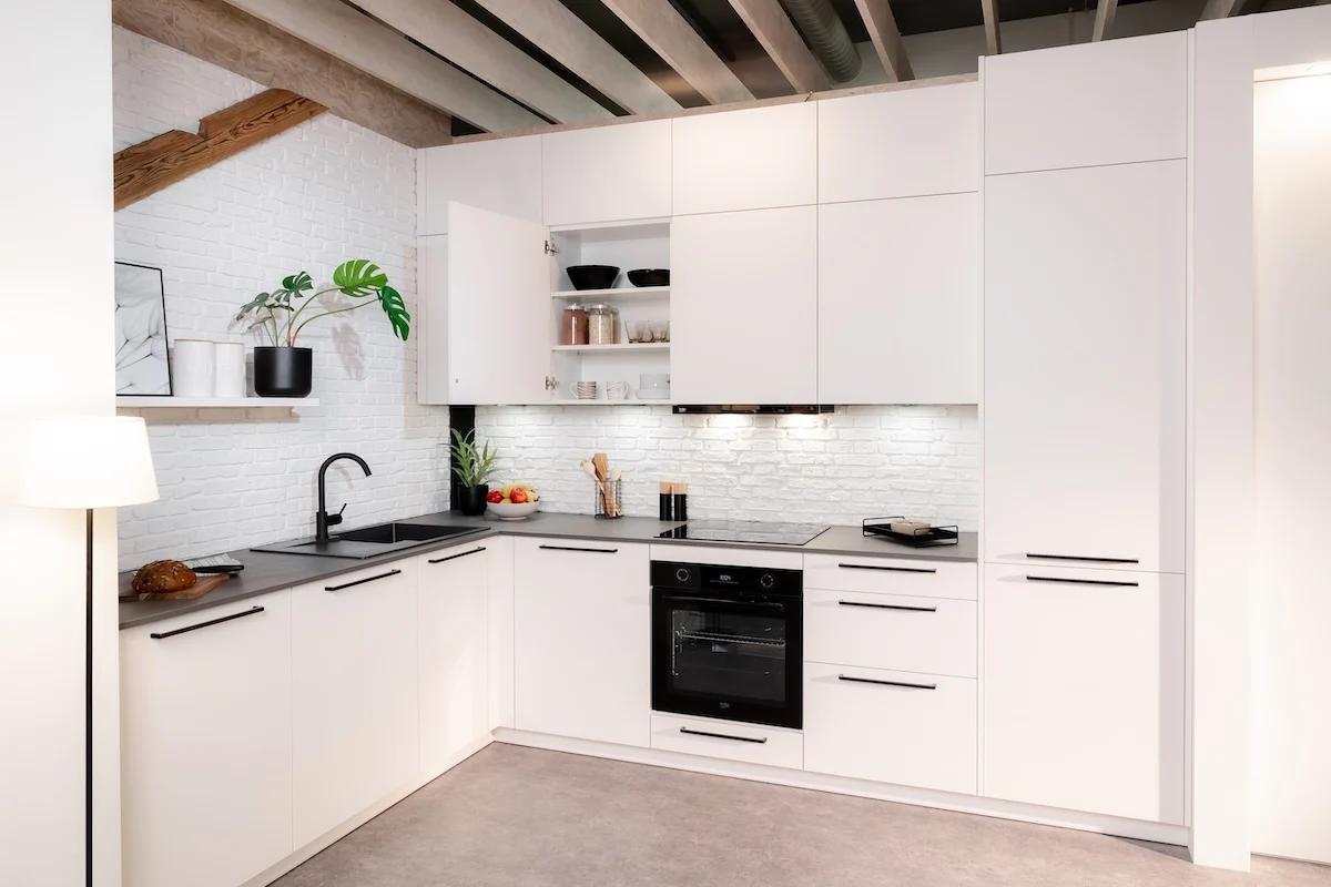 Cozy Chic L - Kühlschrank und Ladenansicht